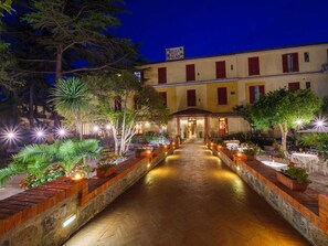 Facciata della struttura