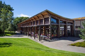 Exterior - Stunning traditional apartment - 5 minutes walk from Ayr beach! (Ayr)