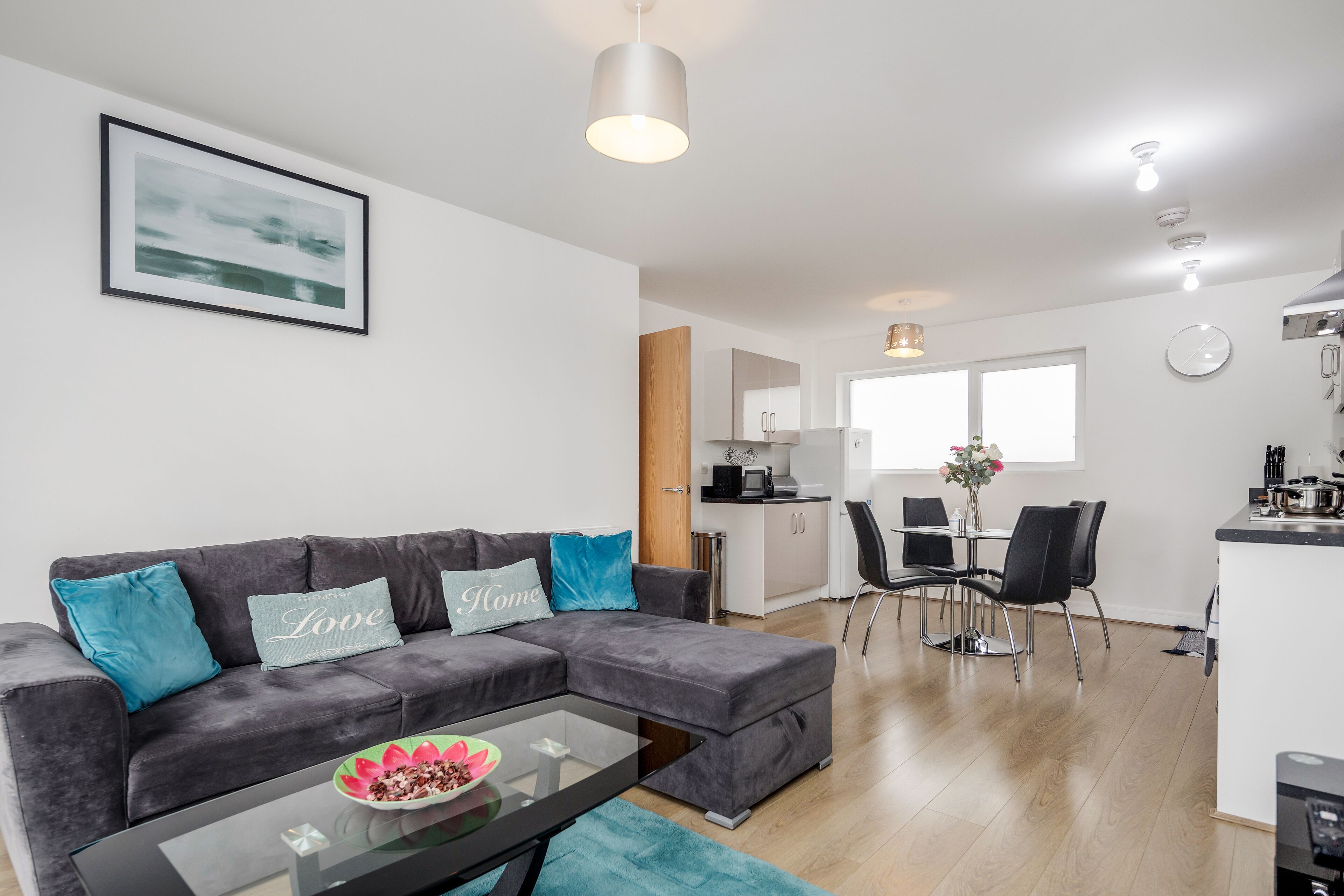 Apartment | Living room | 30-inch TV with digital channels