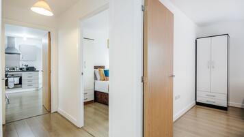 Apartment | 2 bedrooms, iron/ironing board, free WiFi, bed sheets