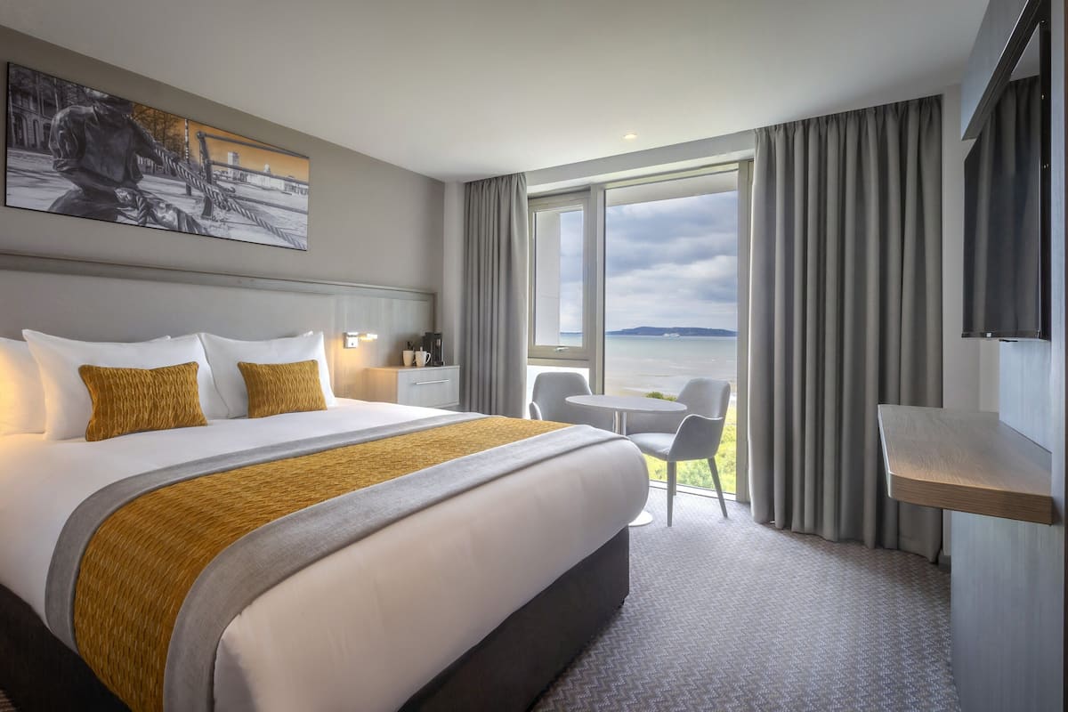 Executive King Room with Seaview | Beach/ocean view