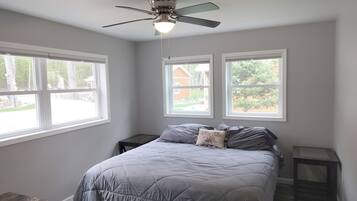 3 Schlafzimmer, Reisekinderbett, kostenloses WLAN, Bettwäsche