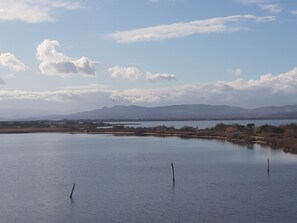 Beach - Rent studio with terrace, view of the marine lake and Mont Canigou (Le Barcares)