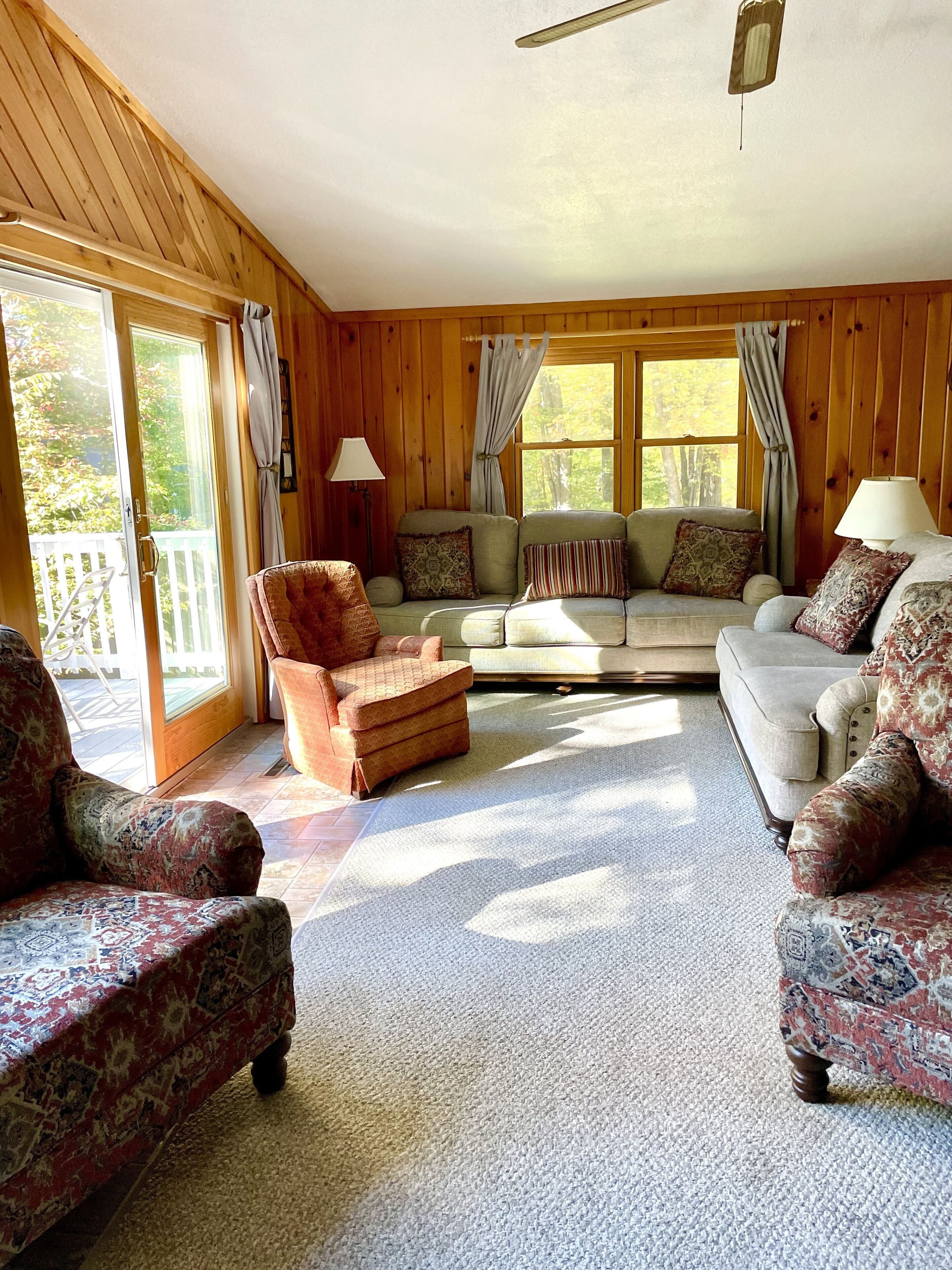 4 bedroom home in Bridgton, Maine. 3 min to Pleasant Mtn. 2 min to Moose  Pond.