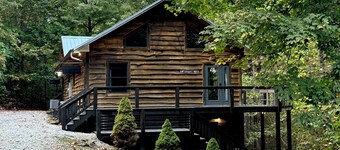 "Treehouse Suite" at Rustic Retreat Cabin w/Old Fashion Saun
