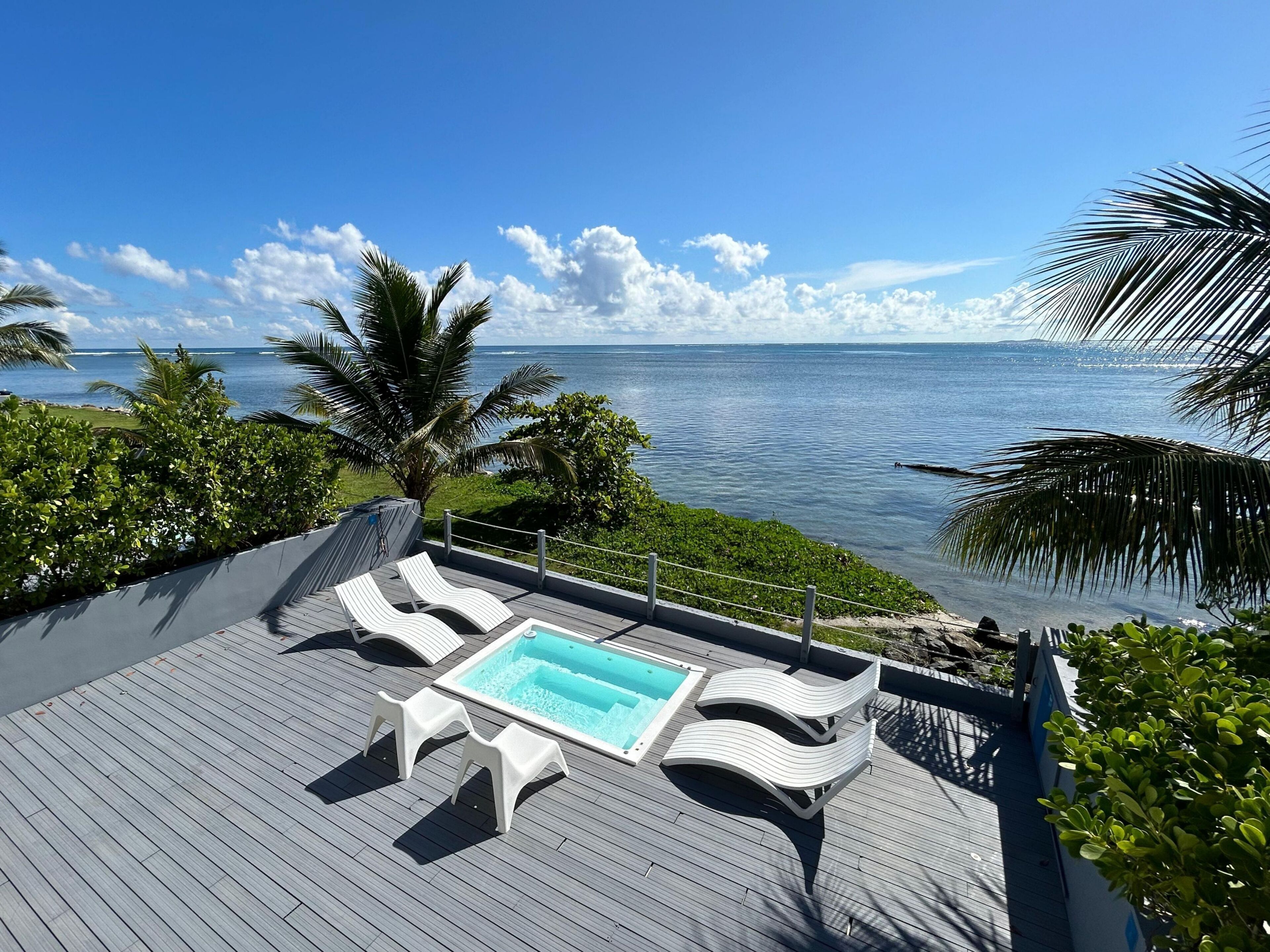 Vila luxo (Renata) | Piscina externa | Piscina externa, espreguiçadeiras