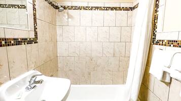 Double Room | Bathroom