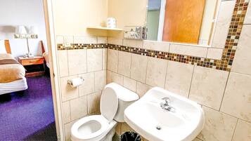 Kahden hengen huone | Kylpyhuone