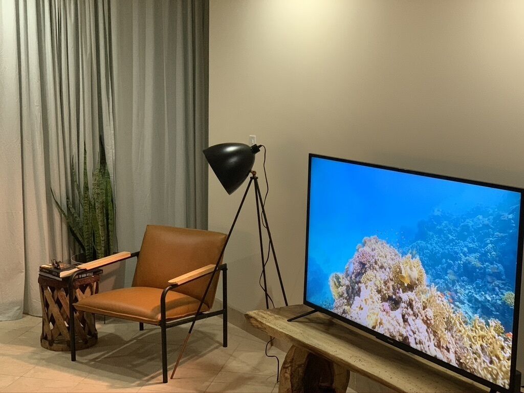 Stylishly appointed ocean-front condo with breathtaking panoramic views