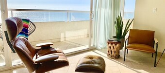 Stylishly appointed ocean-front condo with breathtaking panoramic views