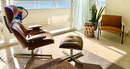 Stylishly appointed ocean-front condo with breathtaking panoramic views