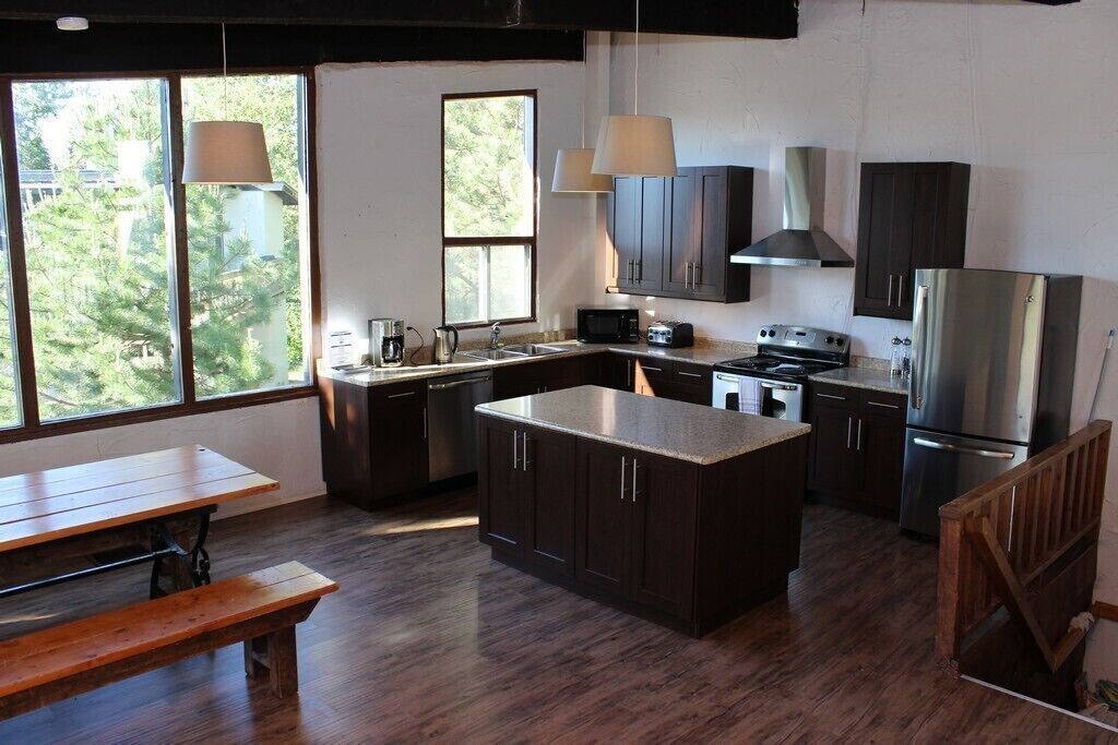 BLUE MOUNTAIN CHALET: MOUNTAIN VIEW