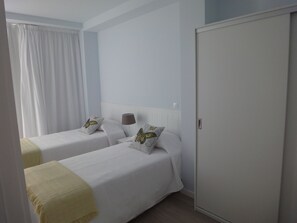 City Apartment | Iron/ironing board, free WiFi - Apartamentos Almeida Garrett (Ponta Delgada)