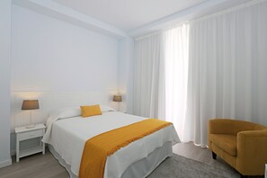City Apartment | Iron/ironing board, free WiFi - Apartamentos Almeida Garrett (Ponta Delgada)