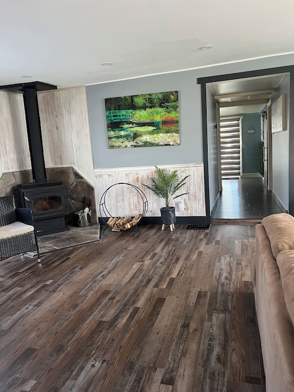 Start Each Morning On The Porch With Warm Sunshine And Beautiful Waterfront View - Campbellford
