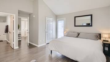 3 Schlafzimmer, Schreibtisch, Bügeleisen/Bügelbrett, kostenloses WLAN