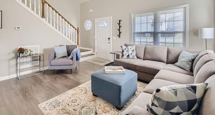 Cozy & Quiet 3BD Retreat Near Downtown Nashville!