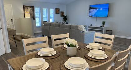 New! Fully Renovated 3/2 Luxury Vacation Home