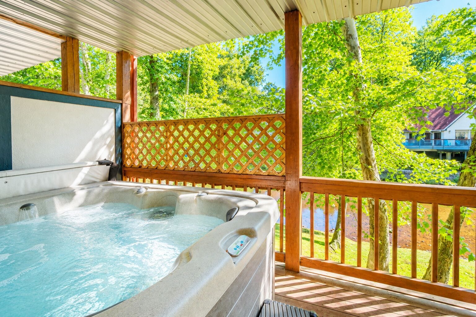 Outdoor spa tub
