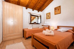 2 camere, ferro/asse da stiro, Wi-Fi gratuito, lenzuola