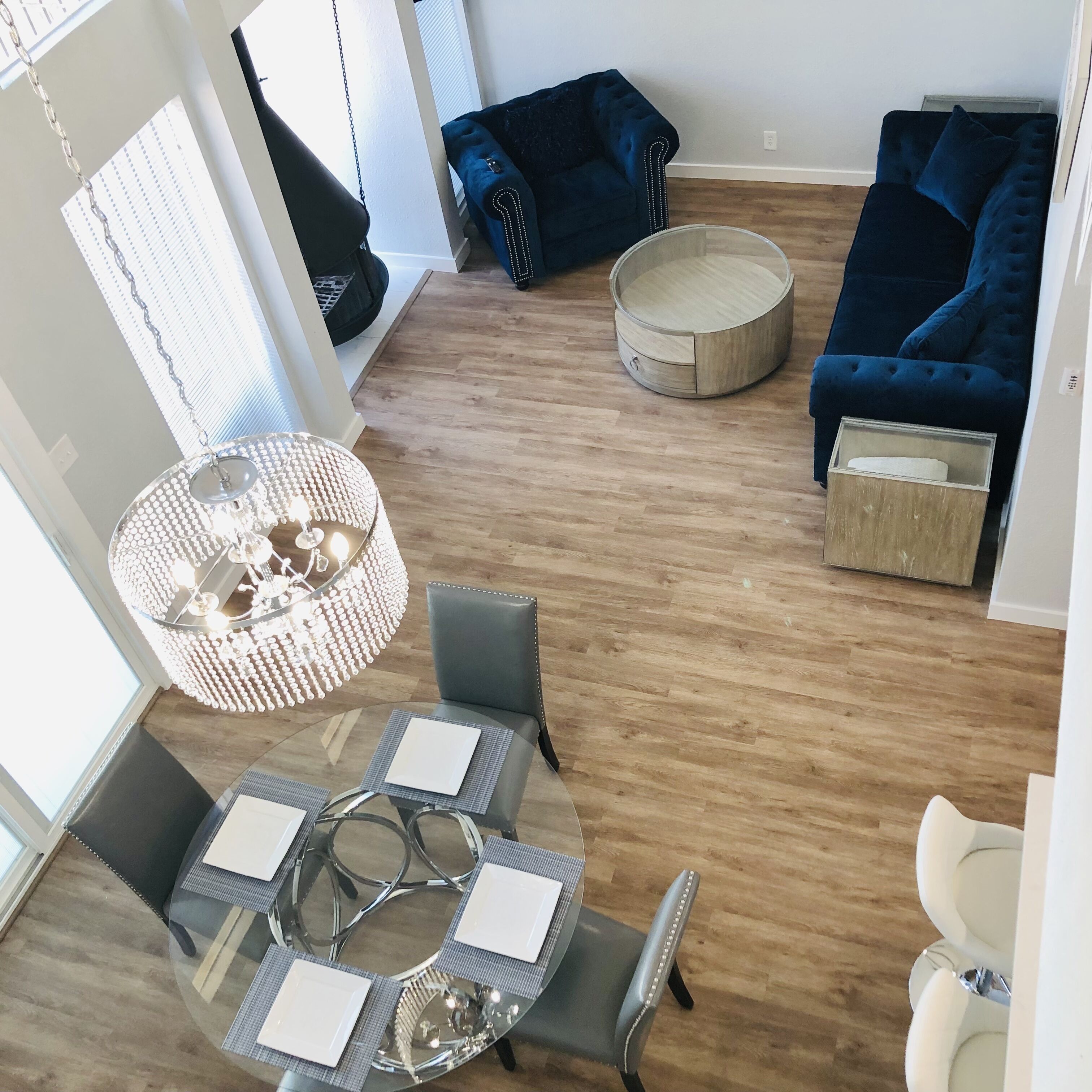 Newly Remodeled Modern Home - 5 min from lake, marina, and pool!