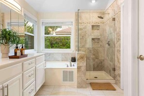 Shower, hair dryer, shampoo - 5BR/CedarPark/Soothing Sauna/HotTub/Peloton (Cedar Park)