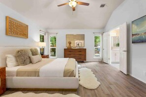 5 bedrooms, desk, iron/ironing board, travel crib