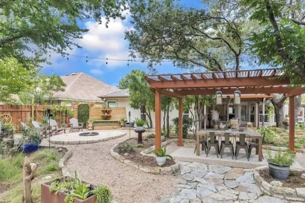 屋外ダイニングエリア