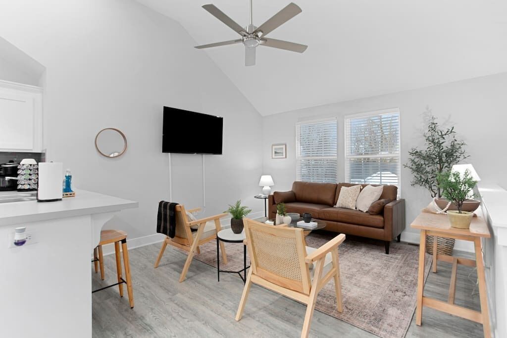 Amazing 4 BR Home|Near World's of Fun & Airport!