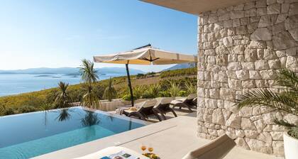 Luxusvilla Bevel mit Pool