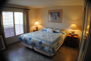 2 habitaciones, escritorio, tabla de planchar con plancha y wifi gratis
