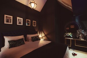 The Clearing Lounge | Individually decorated, individually furnished, desk, free WiFi