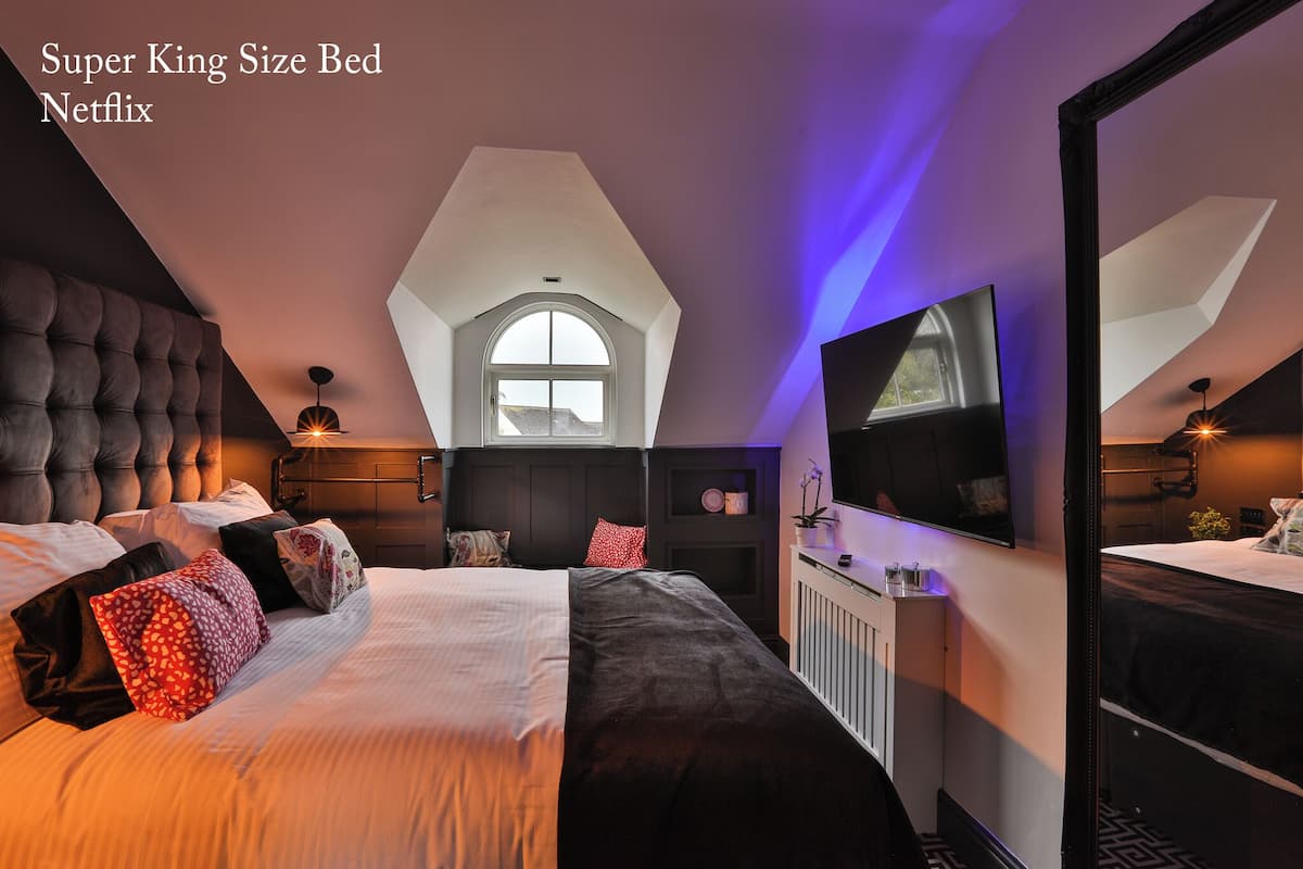 Departamento de lujo, 1 cama King size | 2 habitaciones, decoración personalizada y muebles diferentes