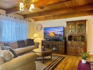 智能电视、壁炉、电子游戏、桌上足球