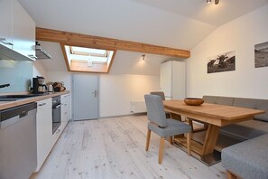 Fridge, oven, stovetop, dishwasher - 4**** Family apartment in Wiedemannsdorf (Oberstaufen)