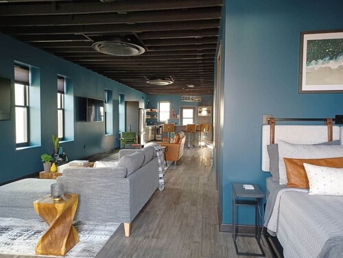 Dojo on Oak - 2700 sq foot custom luxury space