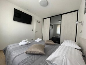 2 bedrooms, iron/ironing board, internet, bed sheets - Apartment Vuky - Two bedroom apartment (Zagreb)