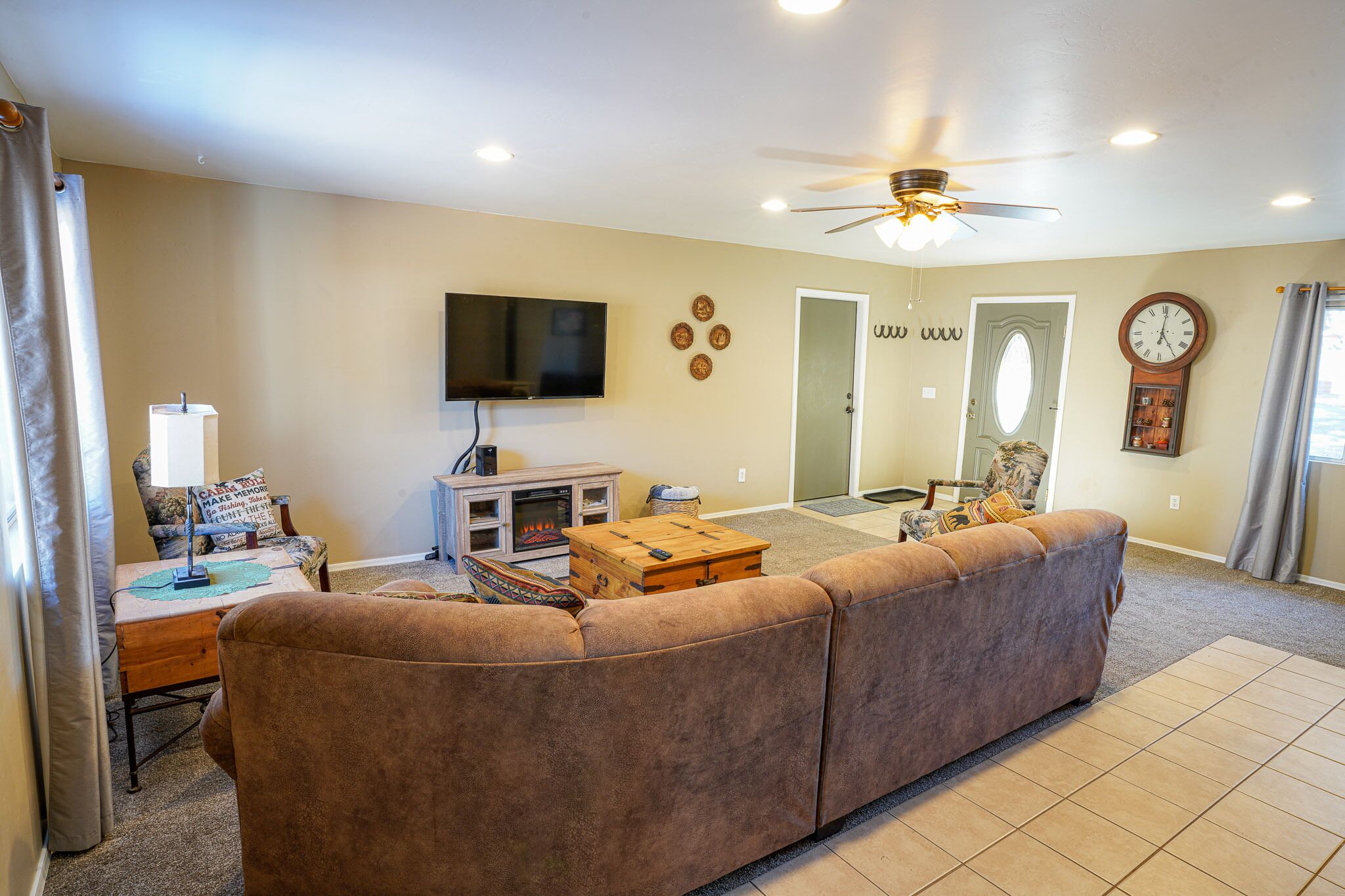 SPECTACULAR NEWLY REMODELED CABIN IN THE HEART OF LAKESIDE