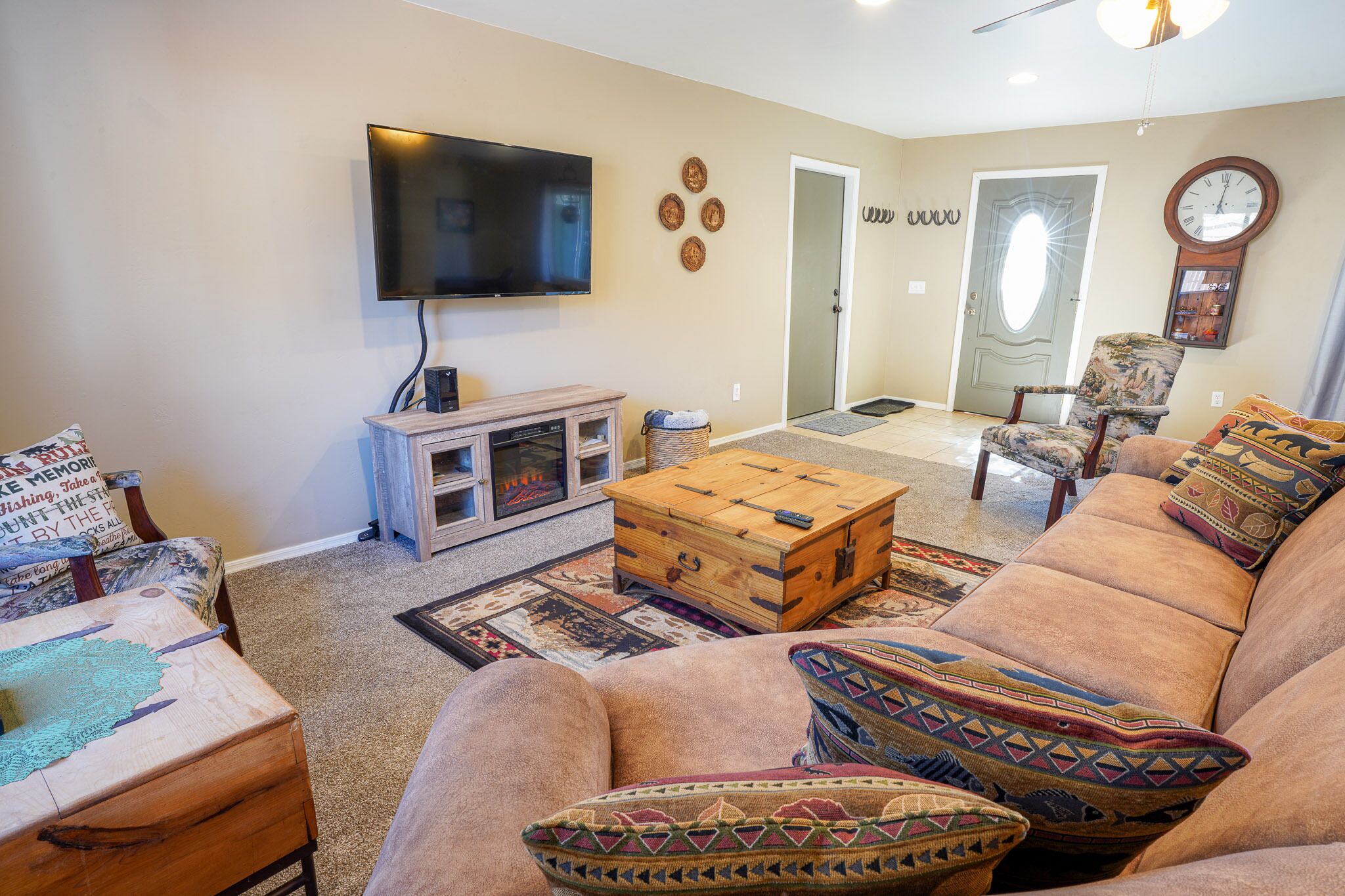 SPECTACULAR NEWLY REMODELED CABIN IN THE HEART OF LAKESIDE