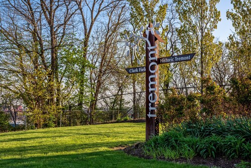 Tremont  1BR  Pet Friendly, Private w/dedicated workspace and soaking tub!