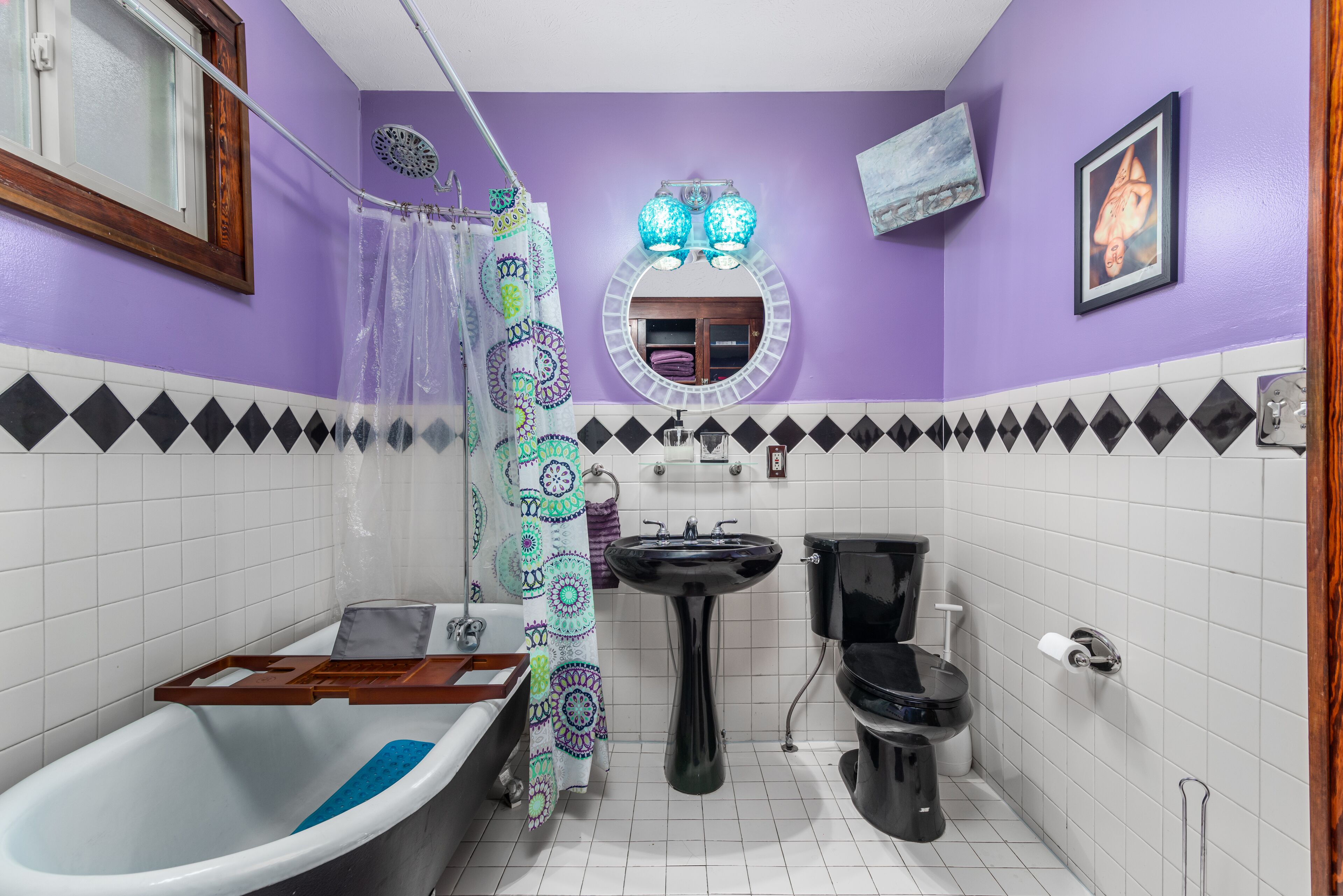 Tremont  1BR  Pet Friendly, Private w/dedicated workspace and soaking tub!