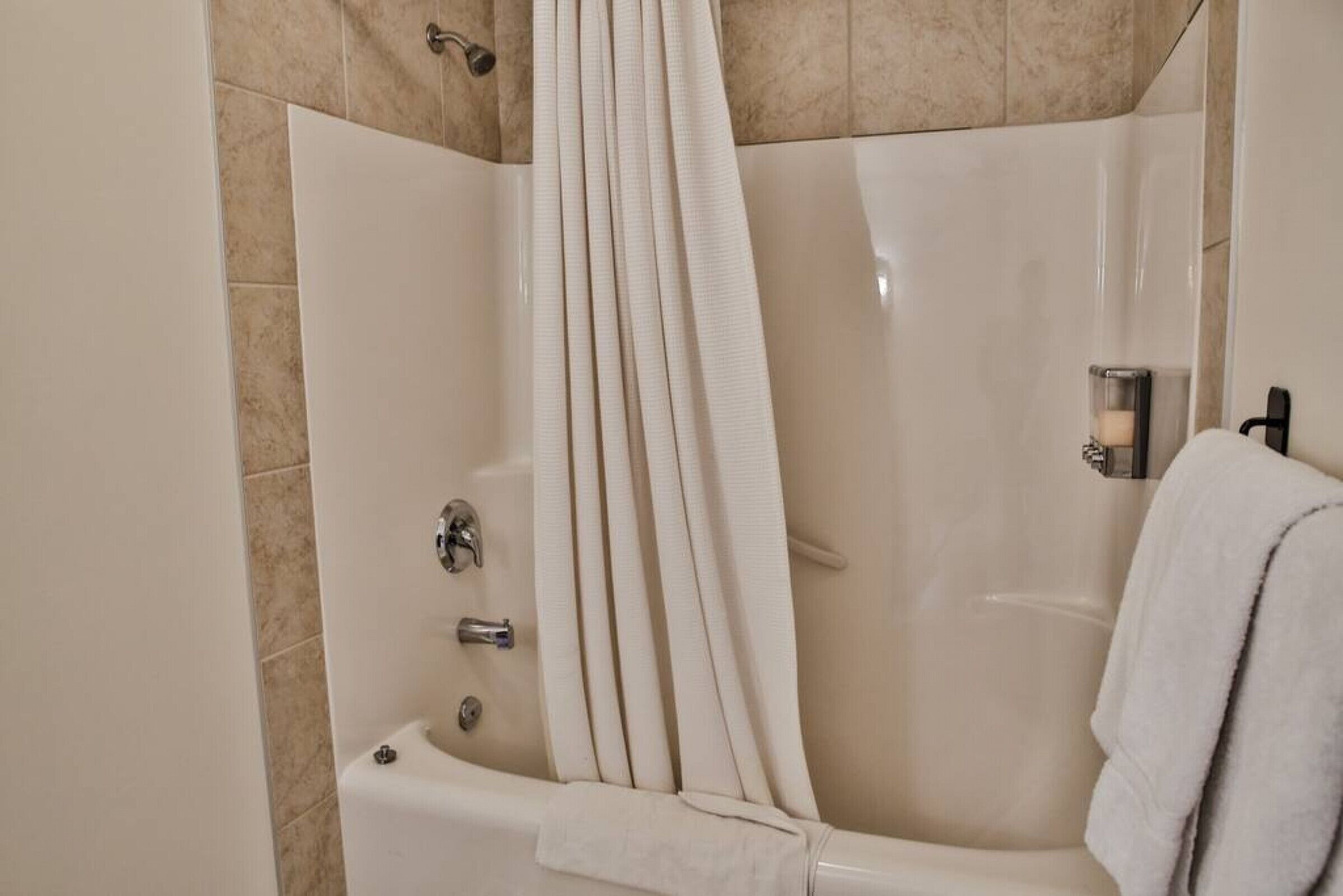 PremiumStayz 3207, Exceptional suite