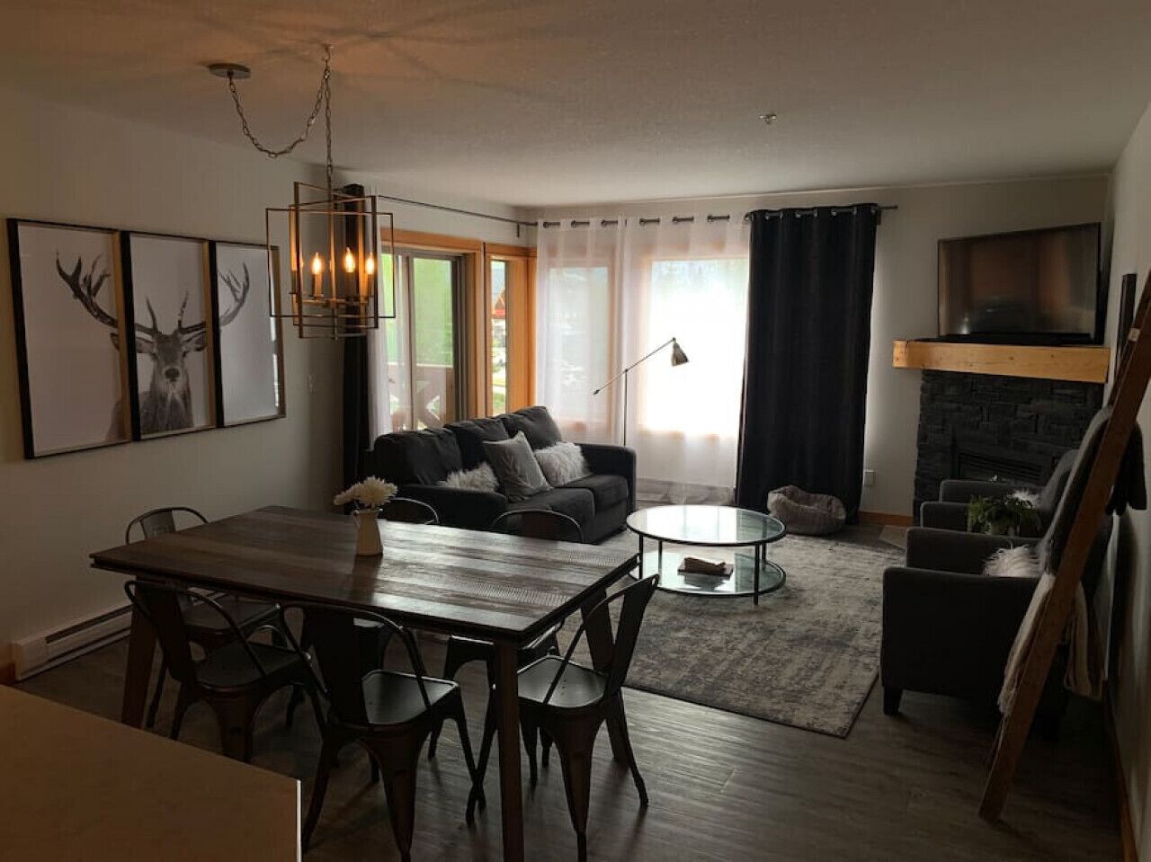 207 PremiumStayz Rockies Adventure Get Away