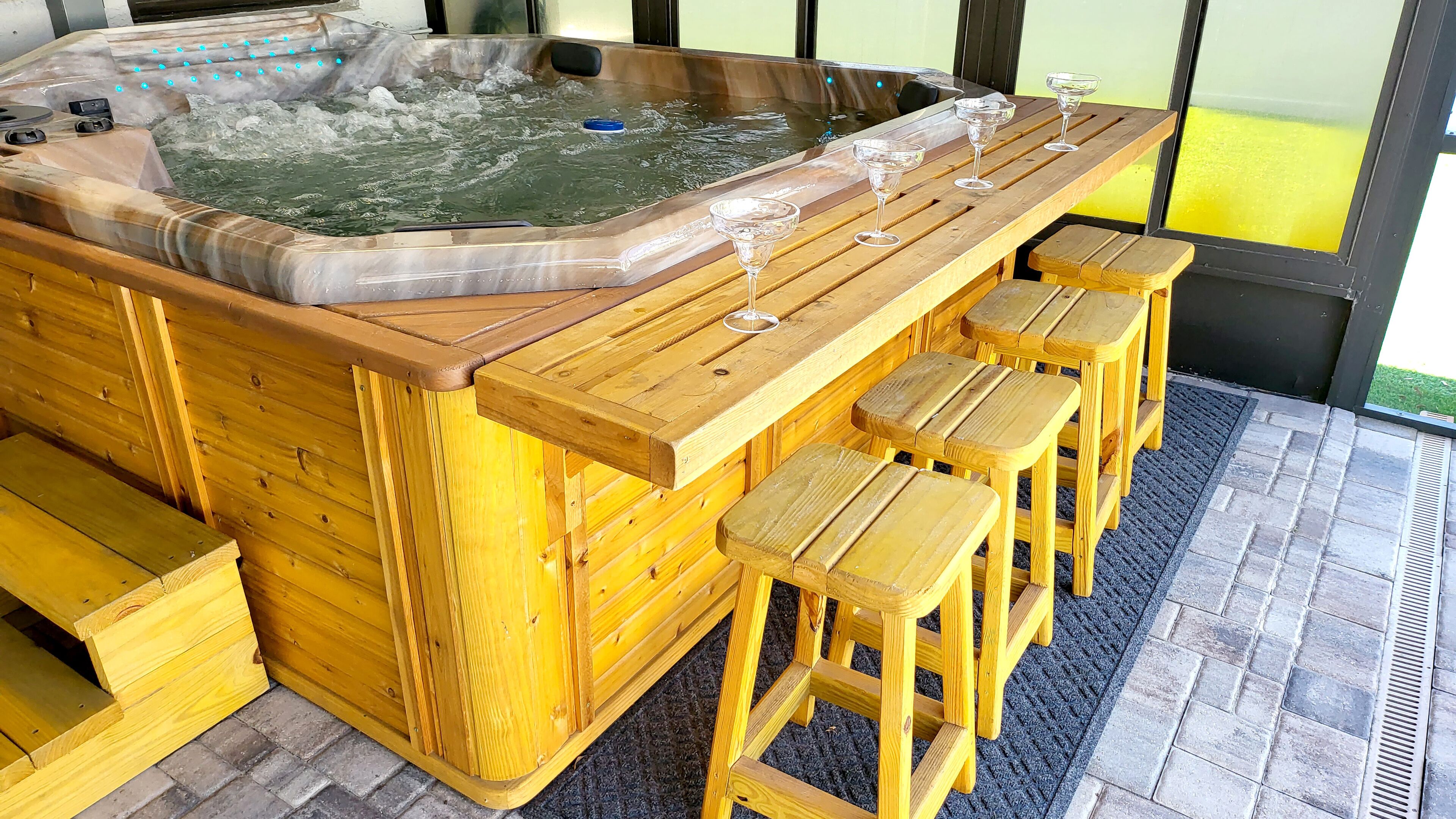 Bain à remous extérieur