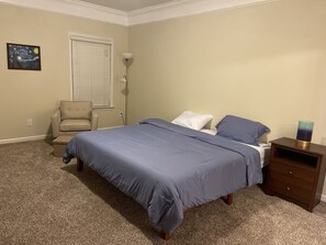 4 Schlafzimmer, Schreibtisch, Bügeleisen/Bügelbrett, kostenloses WLAN
