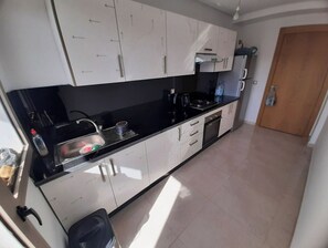 Kühlschrank, Mikrowelle, Ofen