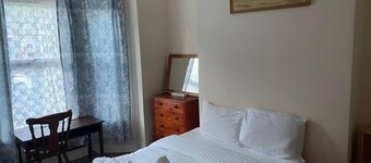 Homely 4-bed House in Manchester