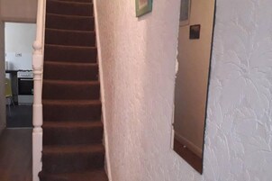 House | 2 bedrooms, iron/ironing board, free WiFi, bed sheets