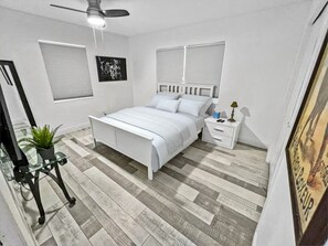 2 chambres, fer et planche à repasser, Wi-Fi gratuit, draps fournis