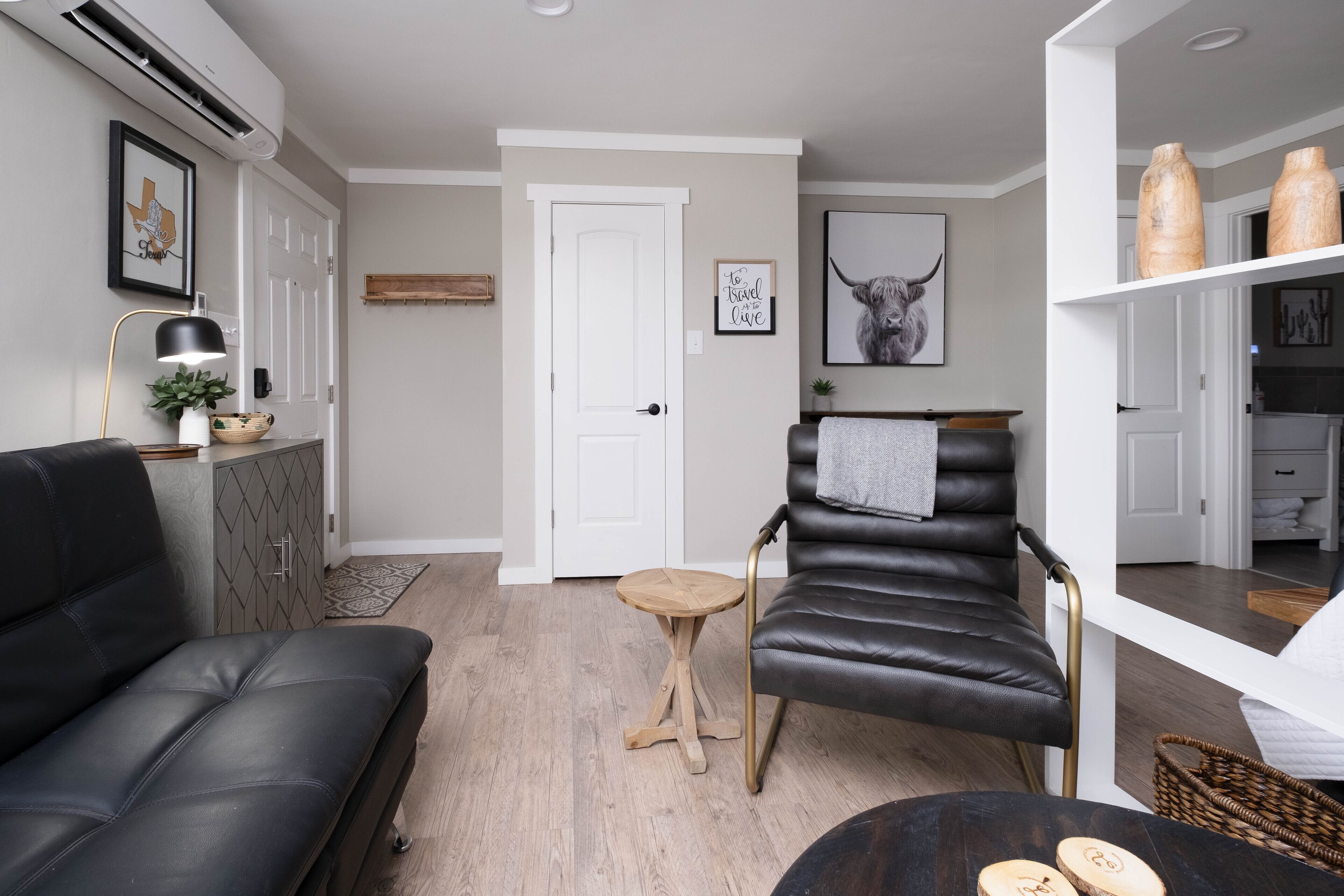 The Flats Stylish Studio Apt 3